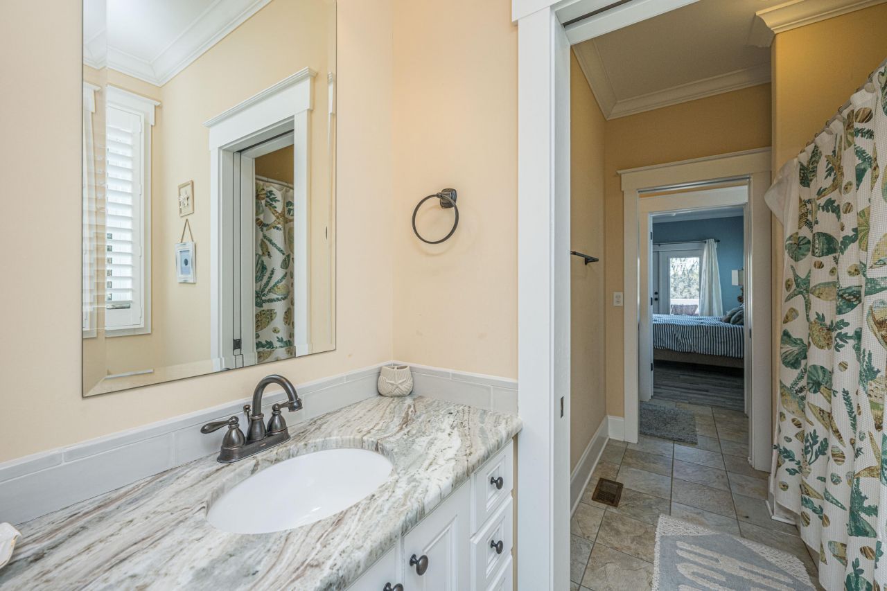 4 Sharks Tooth Circle Photo 41