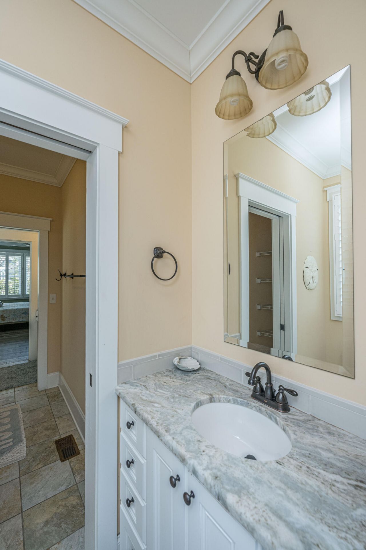 4 Sharks Tooth Circle Photo 42