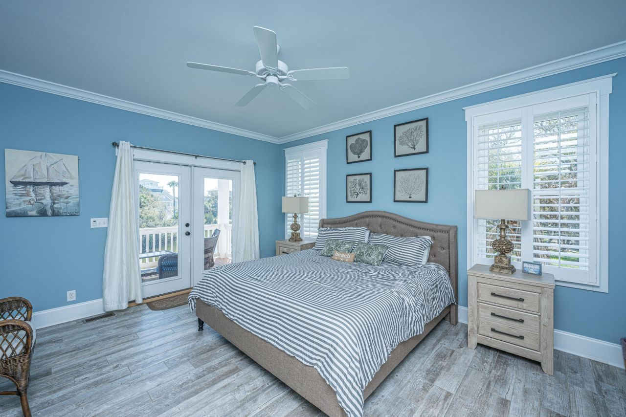 4 Sharks Tooth Circle Photo 43