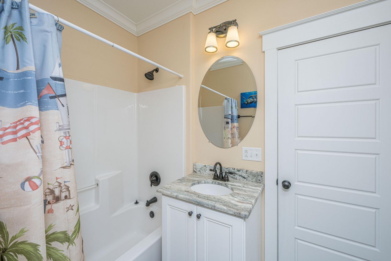 4 Sharks Tooth Circle Photo 52