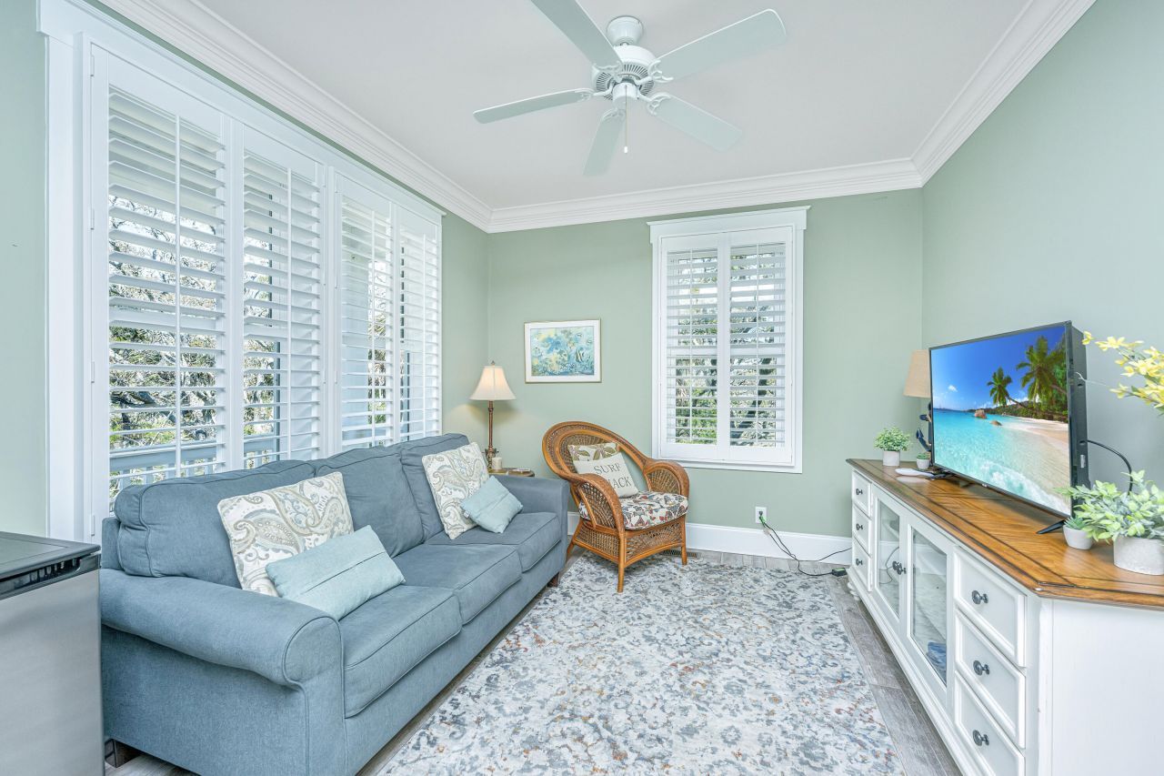 4 Sharks Tooth Circle Photo 57