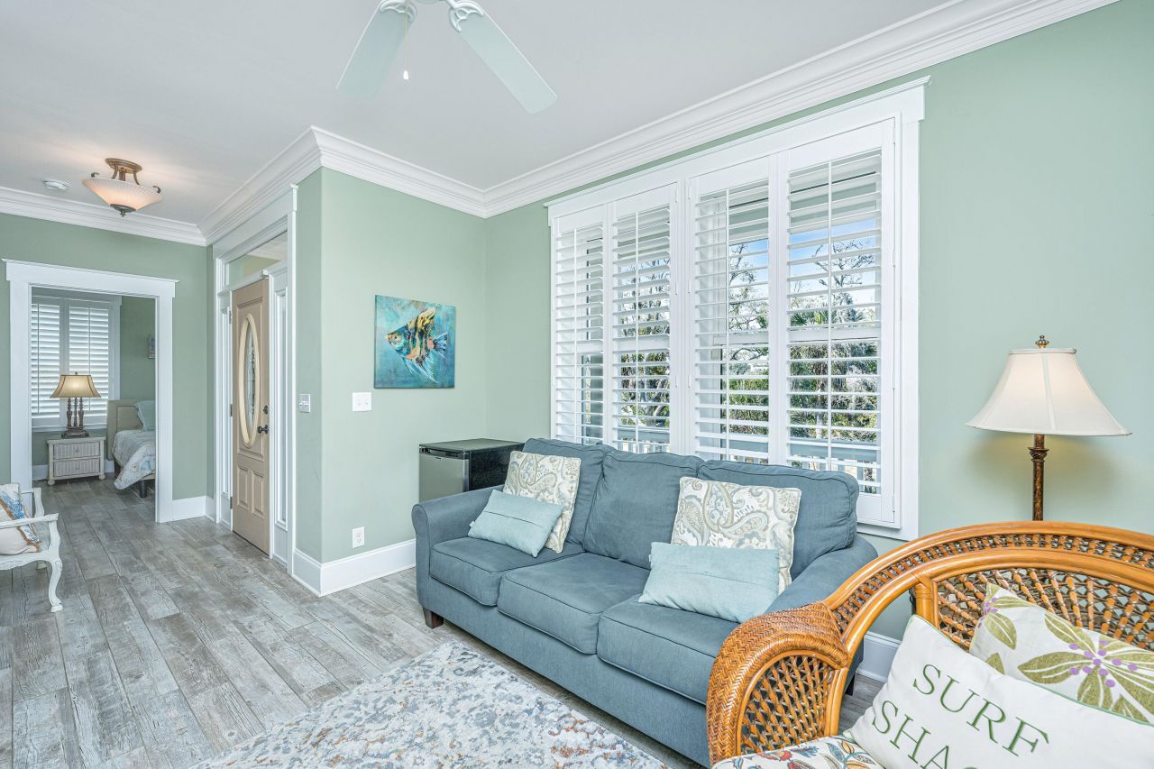 4 Sharks Tooth Circle Photo 58