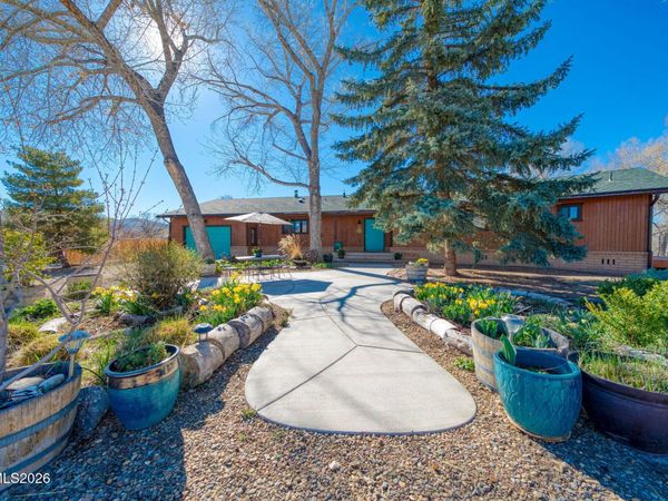 329 River Road, Dayton, NV 89403