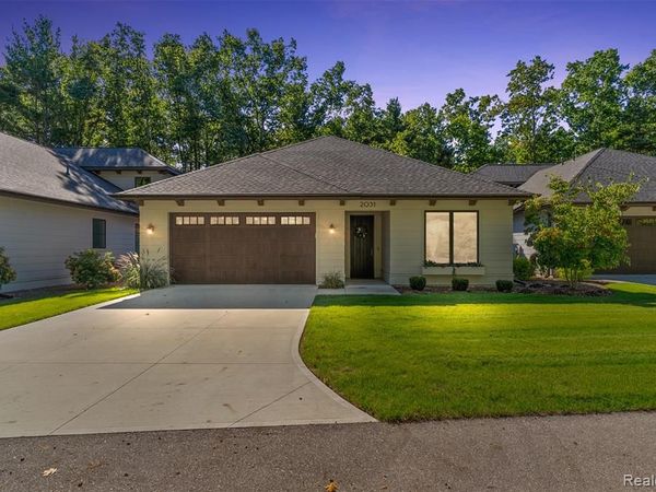 2031 Ottawa Beach Road, Park Twp, MI 49424
