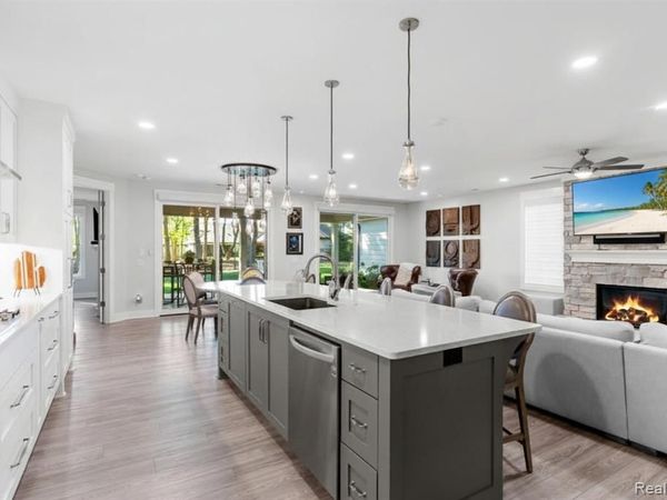 2031 Ottawa Beach Road, Park Twp, MI 49424