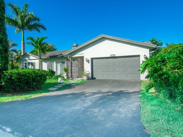 4507 Norfolk Island Pine Drive, Tamarac, FL 33319