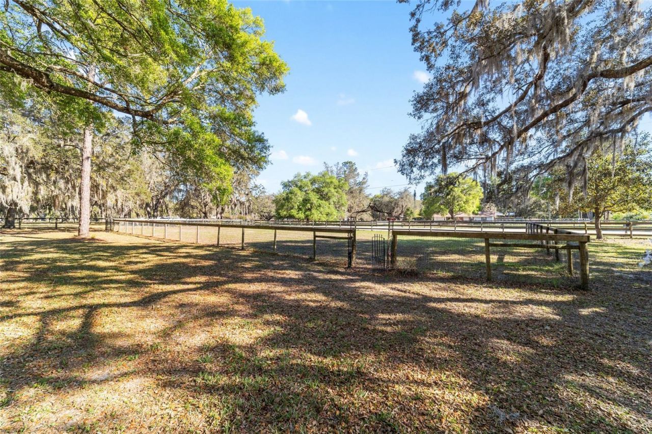 4849 NE 132nd Place , Anthony, FL 32617 Photo