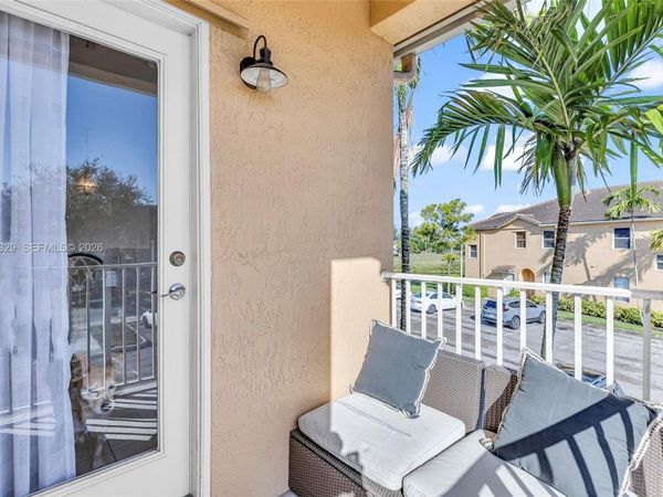 2905 Crestwood Ter , Unit 3203, Margate, FL 33063