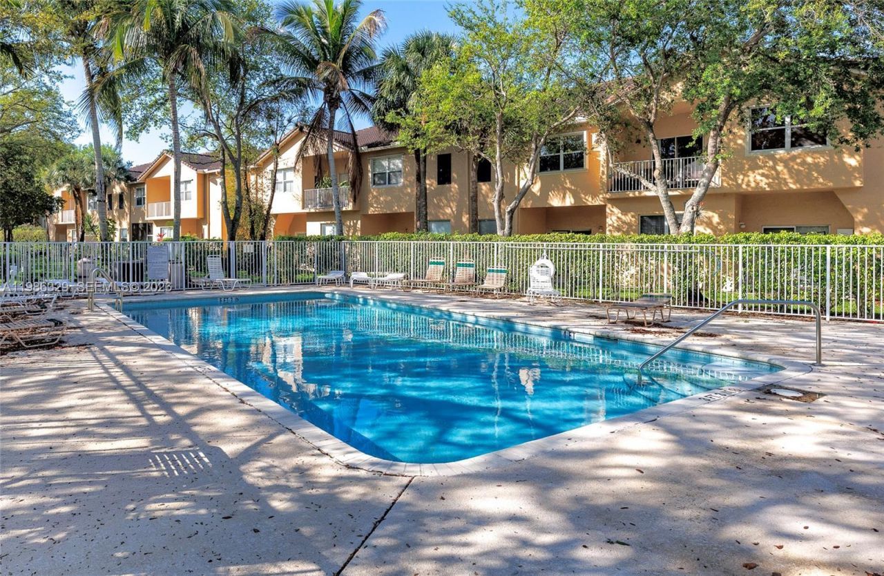 2905 Crestwood Ter , Unit 3203, Margate, FL 33063 Photo