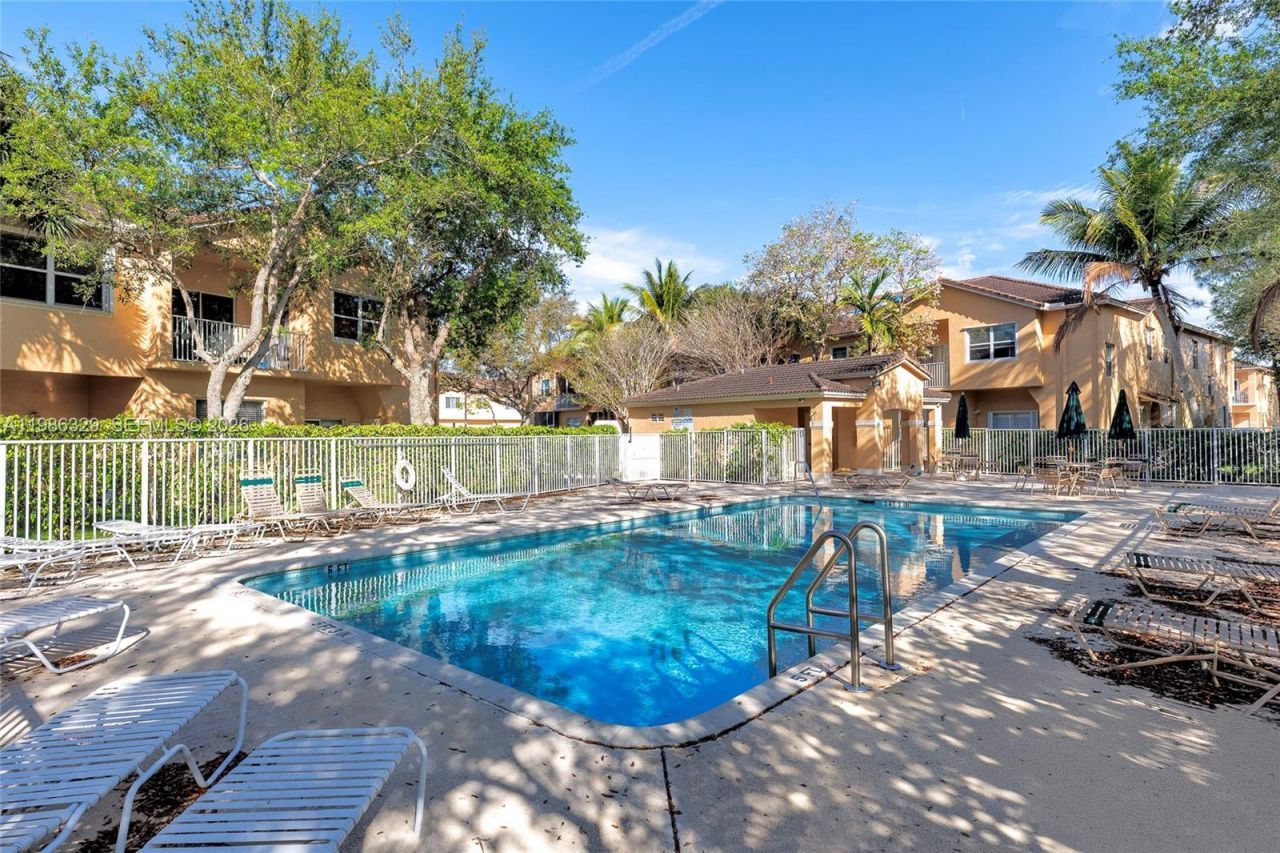 2905 Crestwood Ter , Unit 3203, Margate, FL 33063 Photo