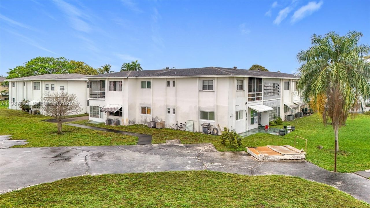 6730 Arbor Dr , Unit 110, Miramar, FL 33023 Photo