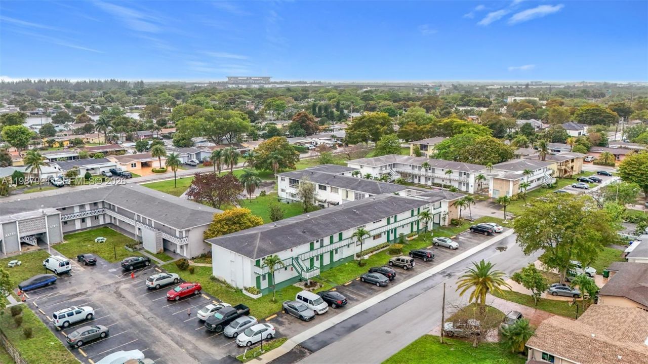 6730 Arbor Dr , Unit 110, Miramar, FL 33023 Photo