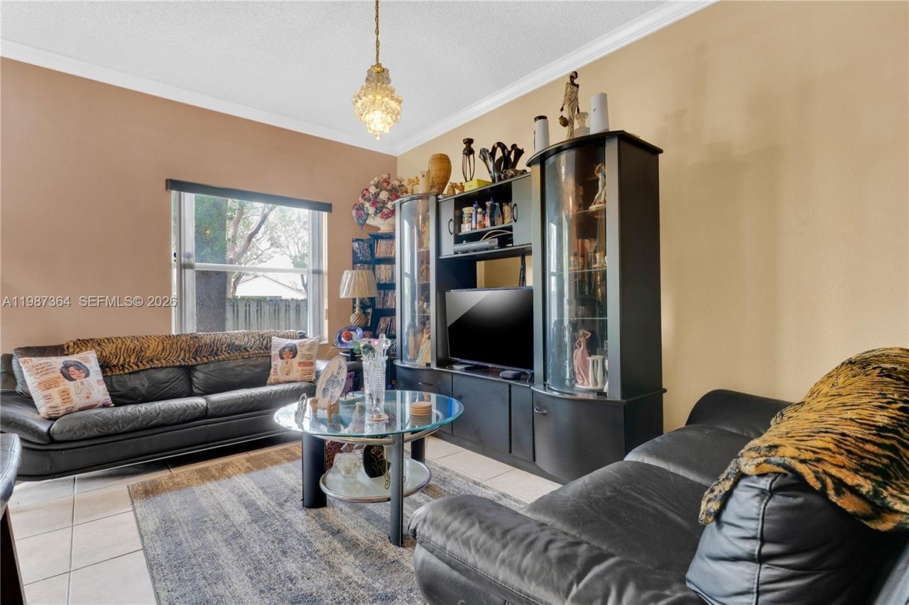 19269 NW 14th St, Pembroke Pines, FL 33029 Photo