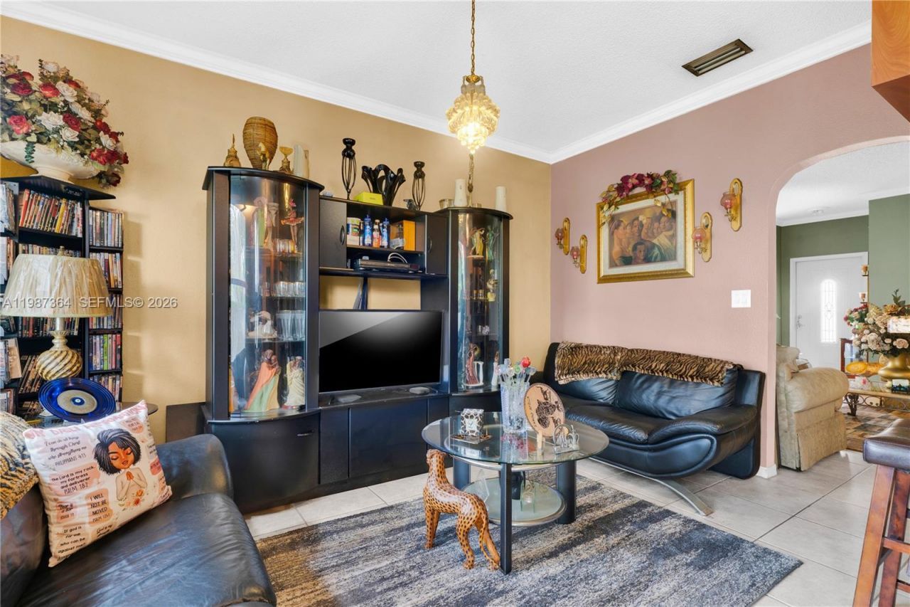 19269 NW 14th St, Pembroke Pines, FL 33029 Photo