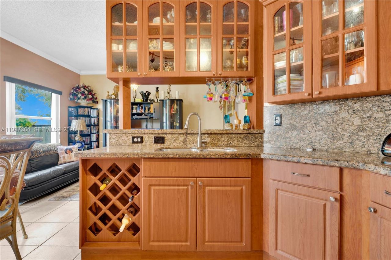 19269 NW 14th St, Pembroke Pines, FL 33029 Photo