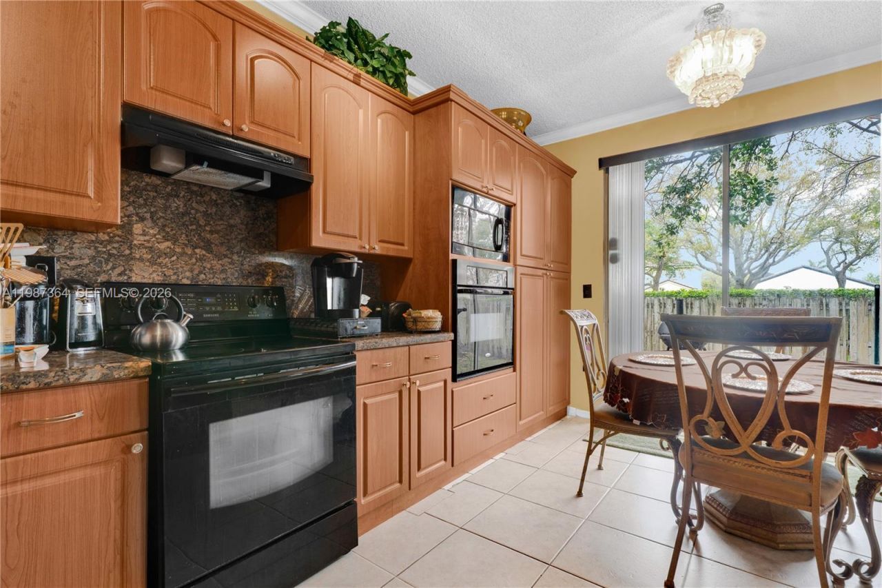 19269 NW 14th St, Pembroke Pines, FL 33029 Photo