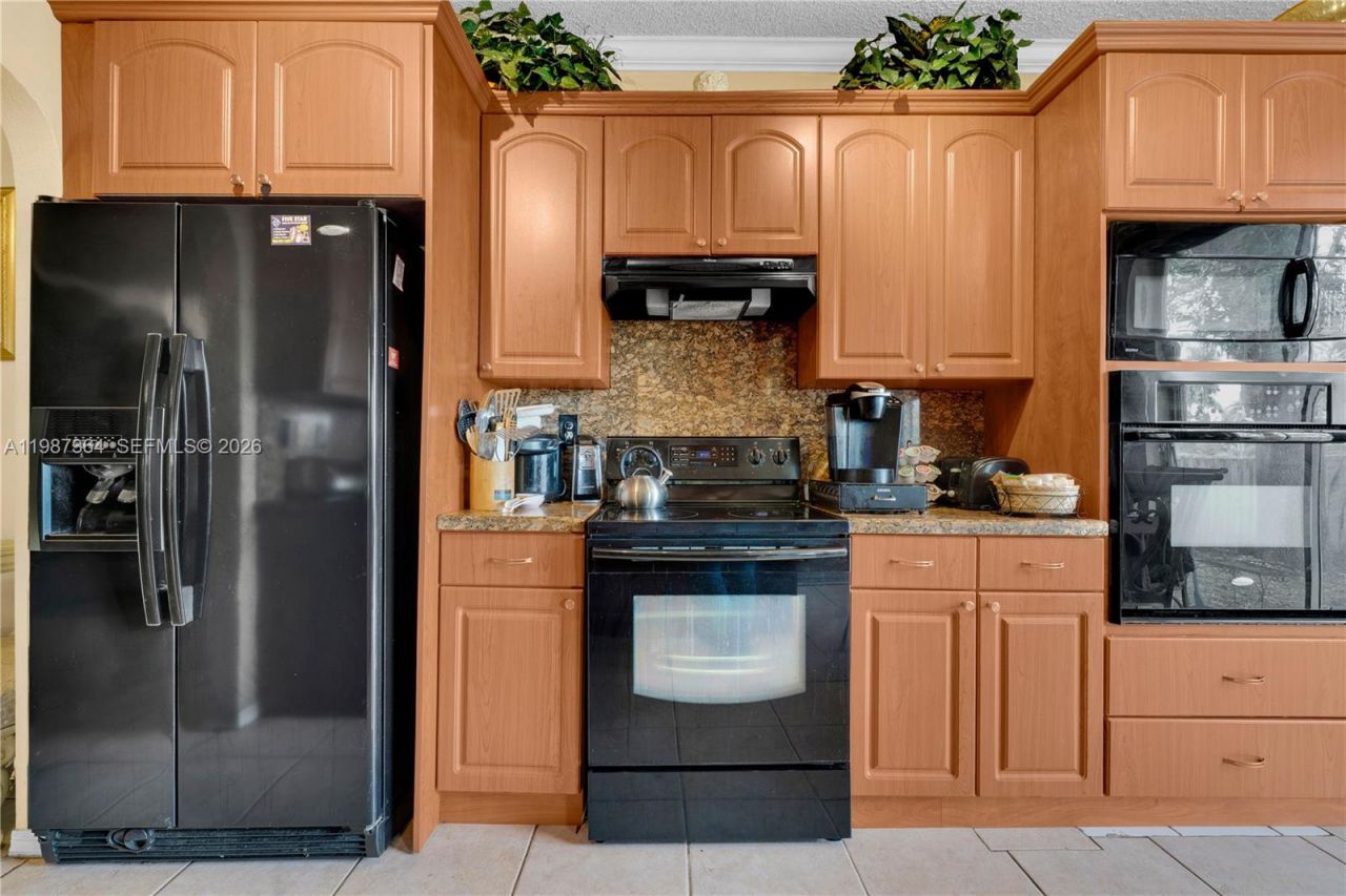 19269 NW 14th St, Pembroke Pines, FL 33029 Photo