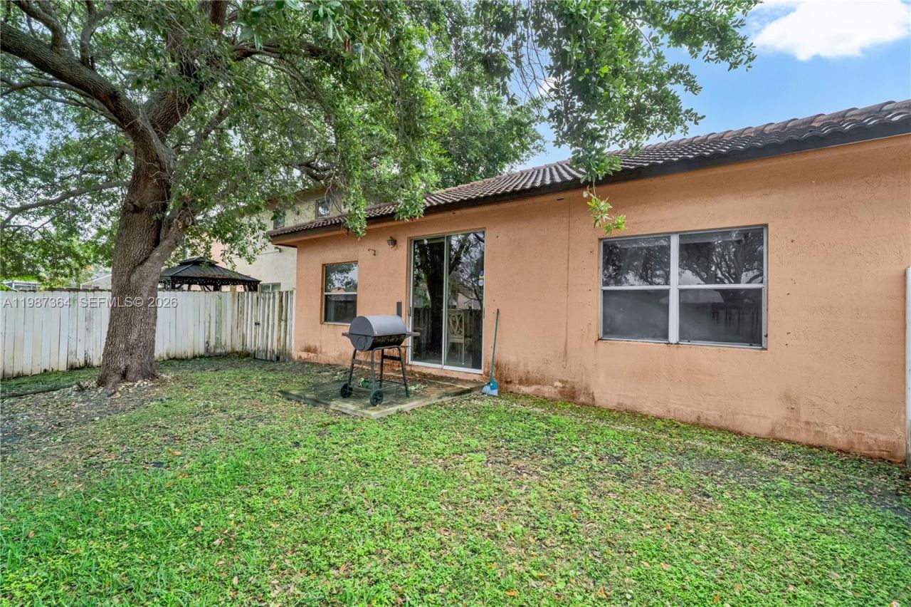 19269 NW 14th St, Pembroke Pines, FL 33029 Photo