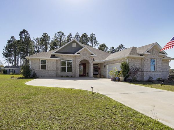 279 Tournament Lane, Freeport, FL 32439