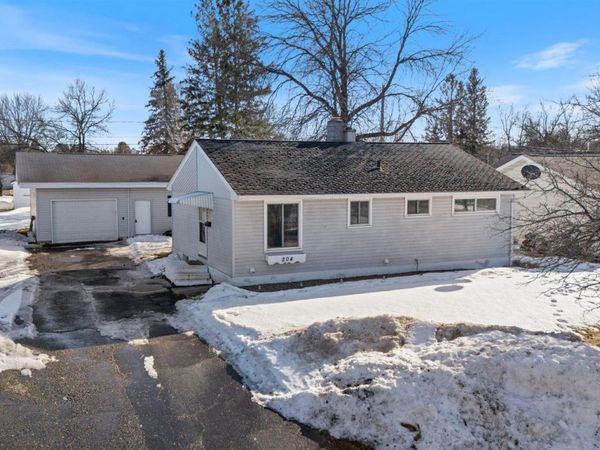 204 Brandon Road , Hoyt Lakes, MN 55750
