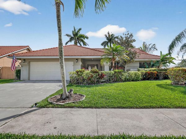 5875 Sun Pointe Circle, Boynton Beach, FL 33437