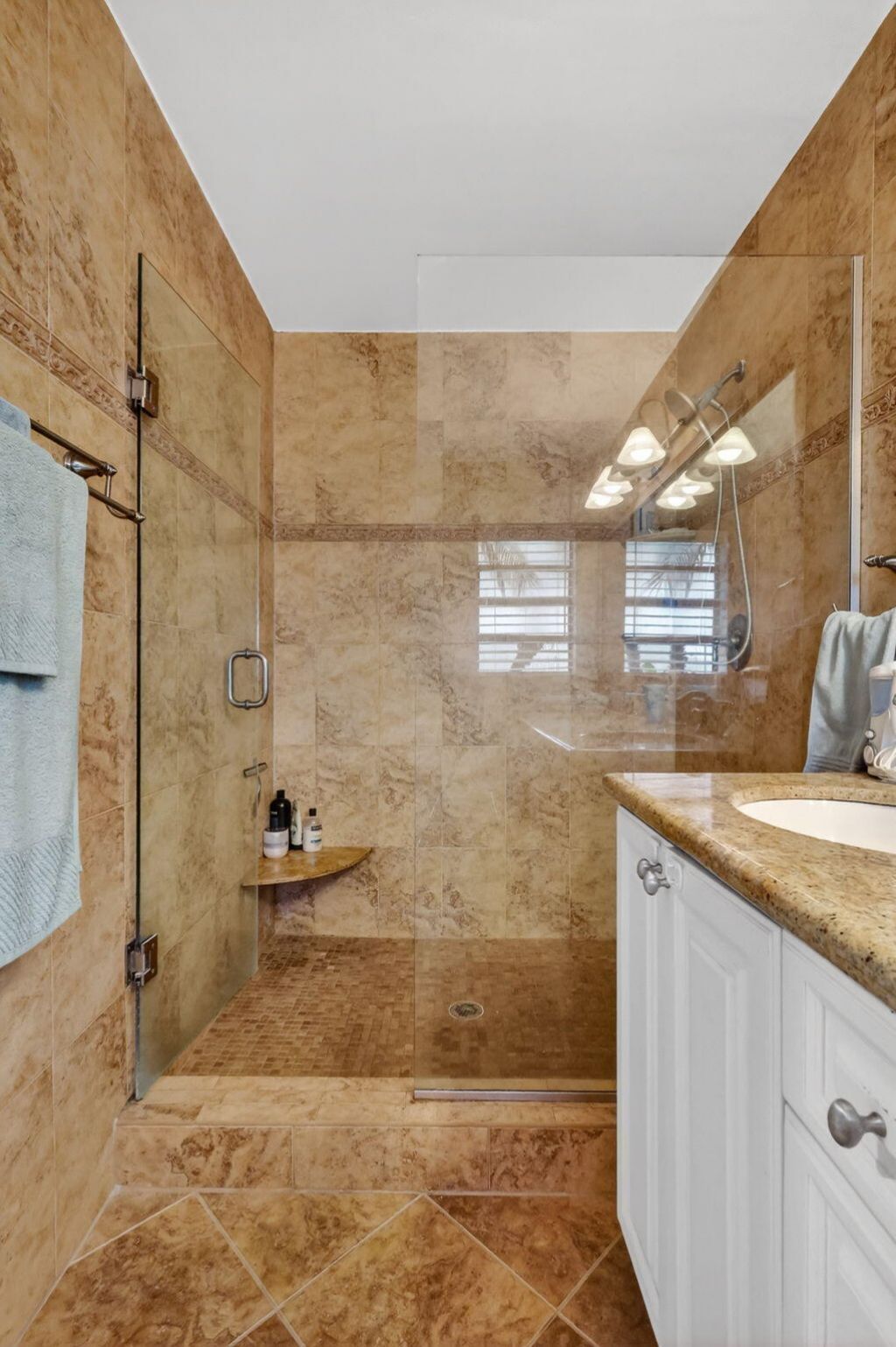 5875 Sun Pointe Circle, Boynton Beach, FL 33437 Photo