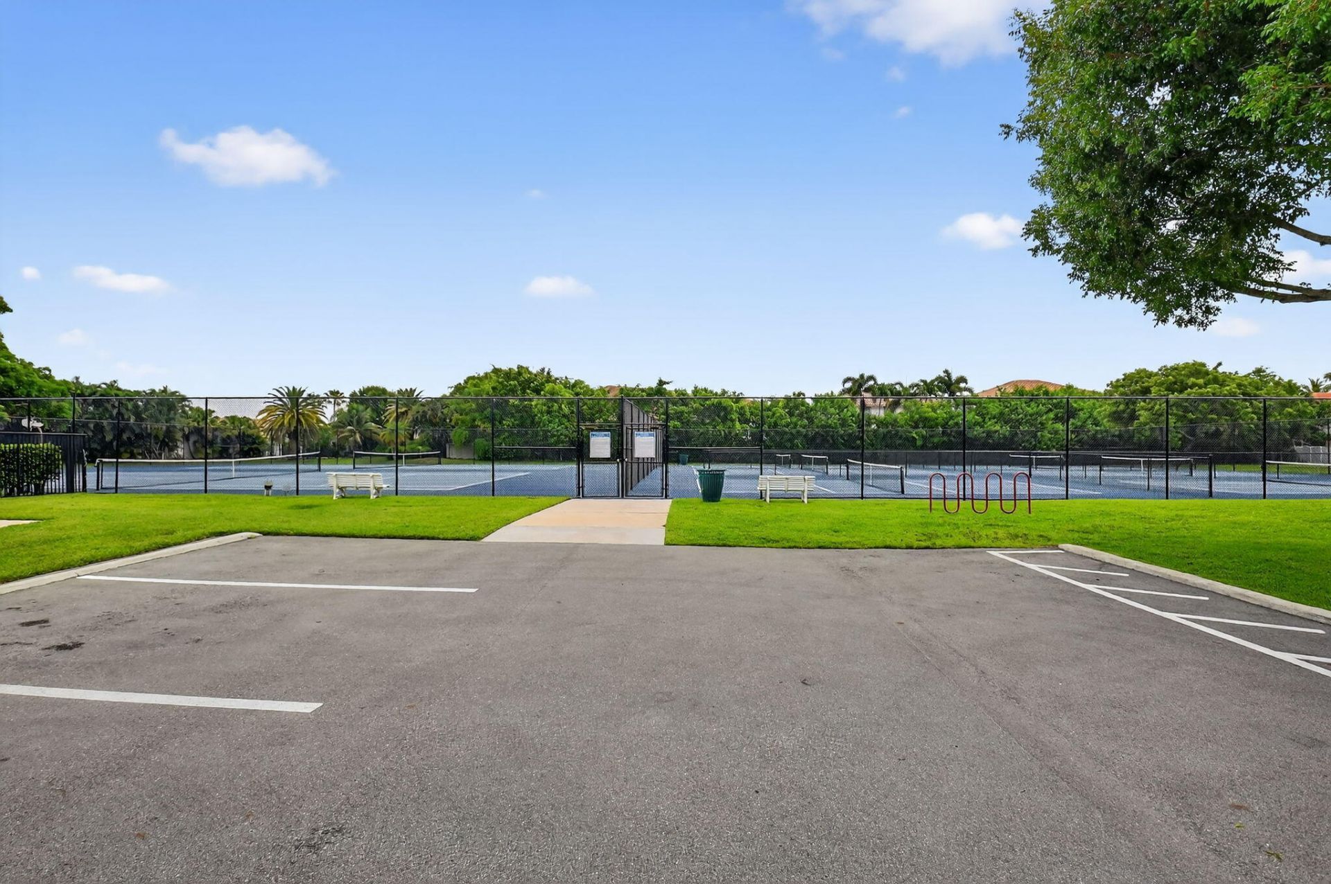 5875 Sun Pointe Circle, Boynton Beach, FL 33437 Photo