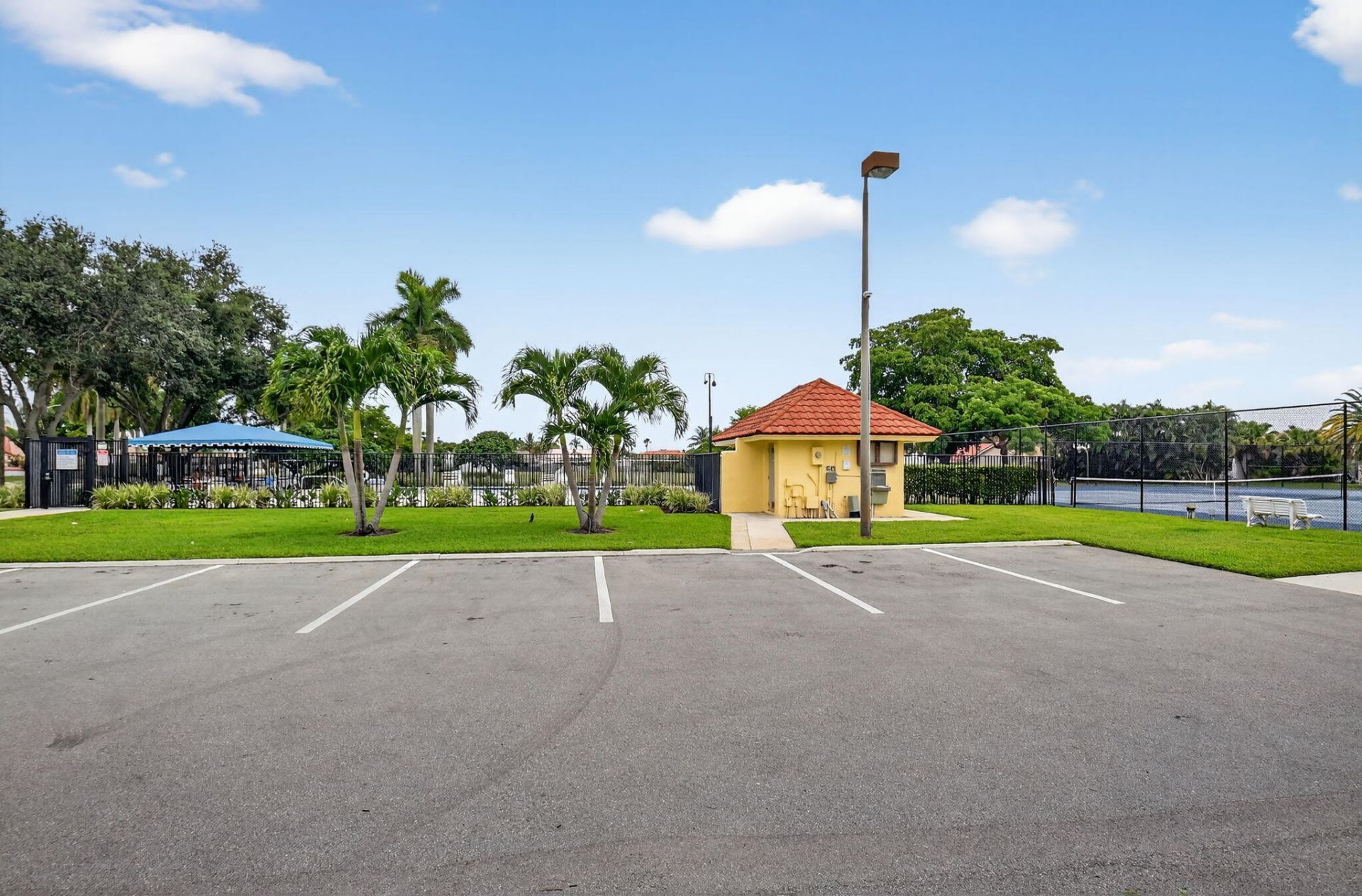 5875 Sun Pointe Circle, Boynton Beach, FL 33437 Photo