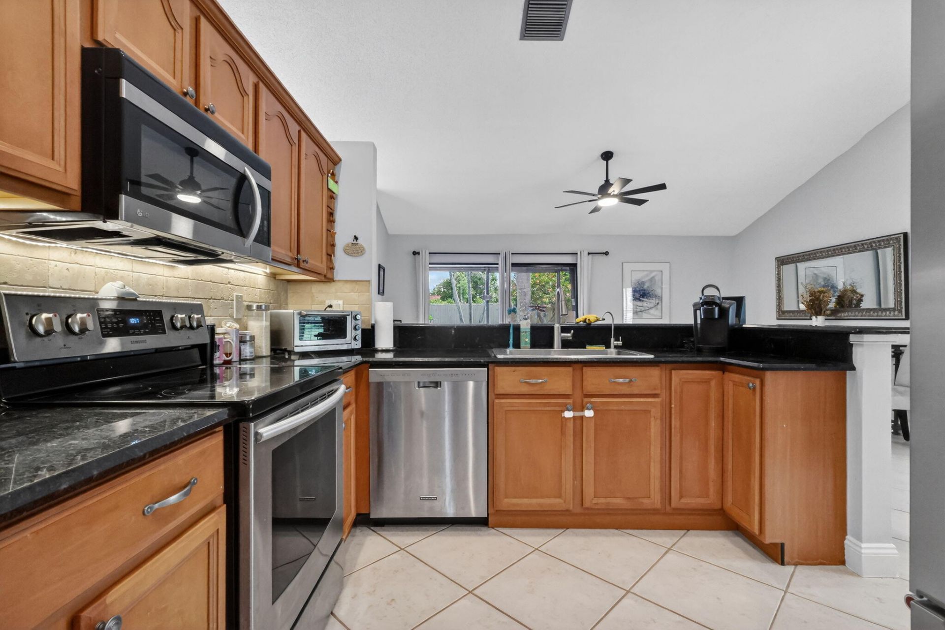 5875 Sun Pointe Circle, Boynton Beach, FL 33437 Photo
