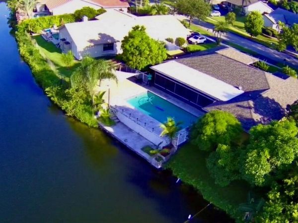 9121 NW 13th Street, Plantation, FL 33322