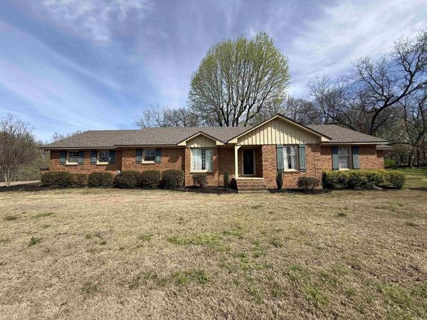 4 Carroll Cv, Forrest City, AR 72335