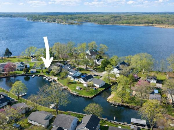 11637 Algonquin Drive, Pinckney, MI 48169