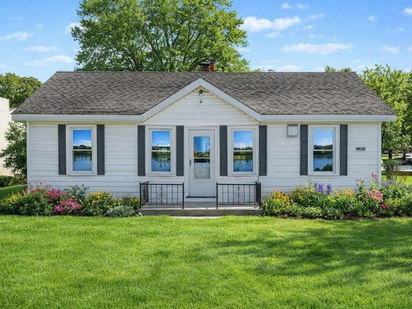 11637 Algonquin Drive, Pinckney, MI 48169