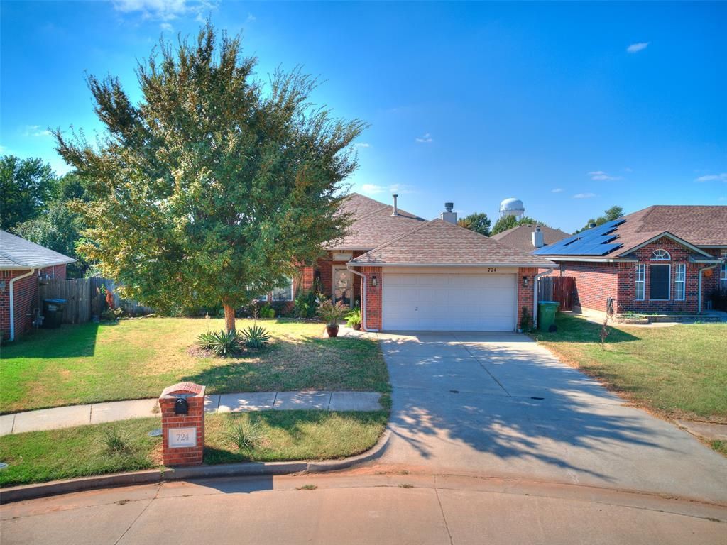 724 Mcconnell Drive, Yukon, OK 73099 Main Photo