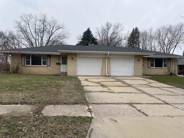 2221 Denver Drive, ROCKFORD, IL 61108