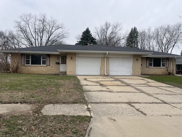 2221 Denver Drive , Rockford, IL 61108