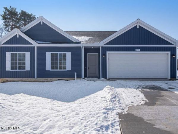 1314 Clairmont Avenue, Napoleon, OH 43545