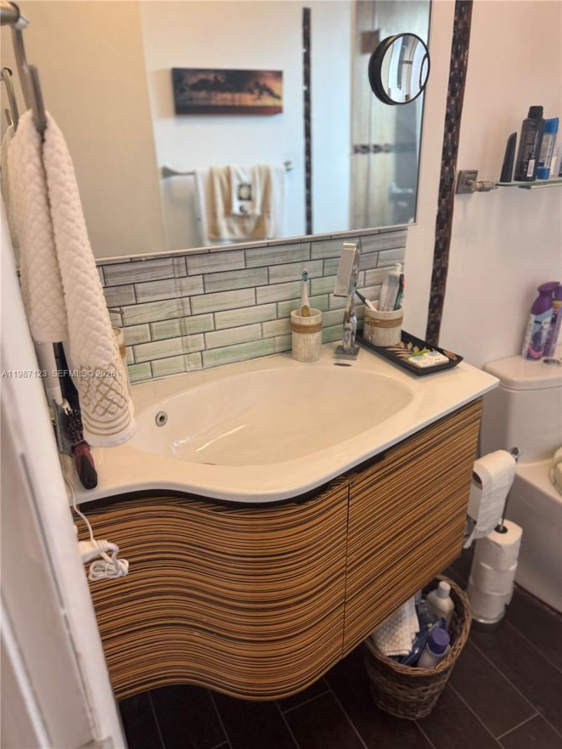 11945 NE 19th Dr , Unit 8, North Miami, FL 33181 Photo