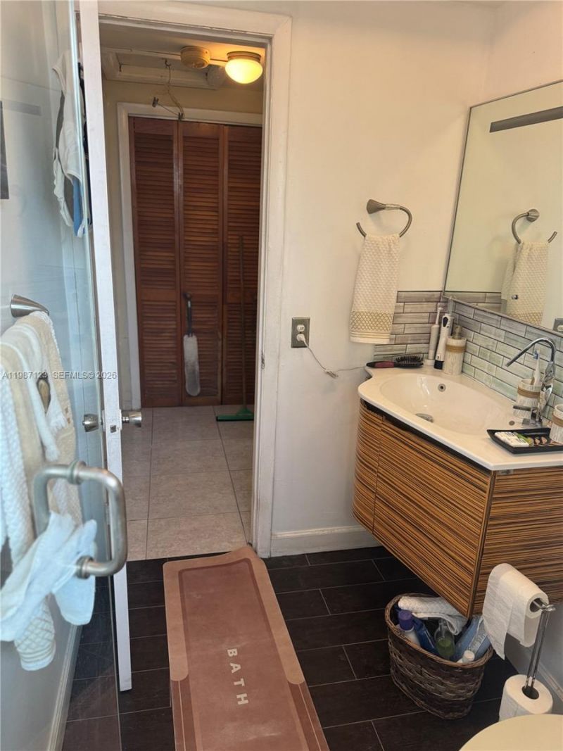 11945 NE 19th Dr , Unit 8, North Miami, FL 33181 Photo