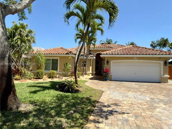 2319 NW 193rd Ave, Pembroke Pines, FL 33029