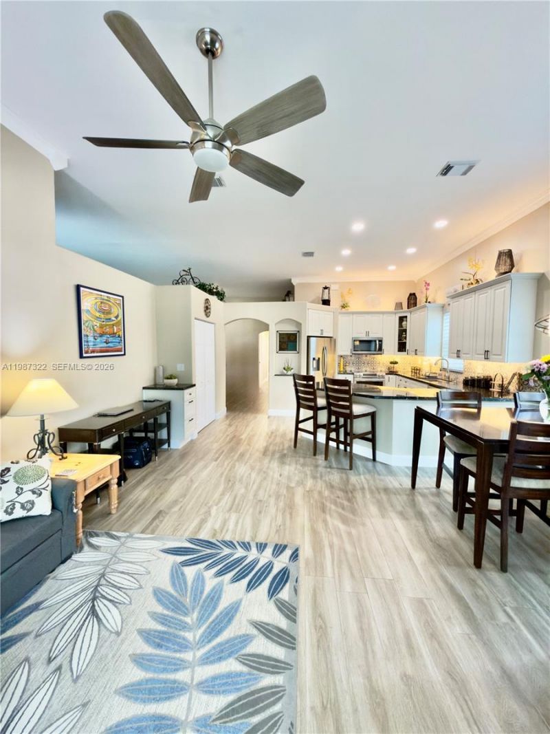 2319 NW 193rd Ave, Pembroke Pines, FL 33029 Photo