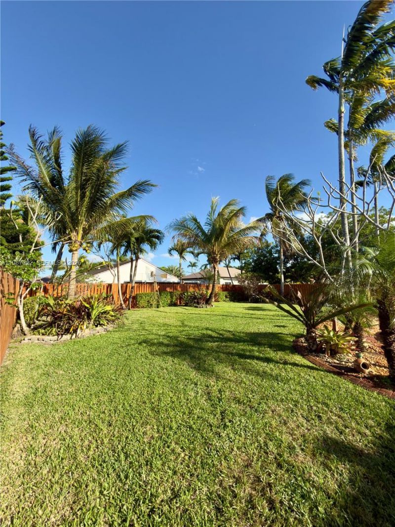 2319 NW 193rd Ave, Pembroke Pines, FL 33029 Photo