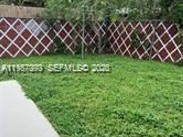 300 SW 9th Ave , Unit 2, Hallandale Beach, FL 33009