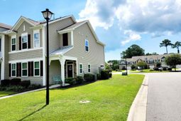 516 Papyrus Circle photo 4