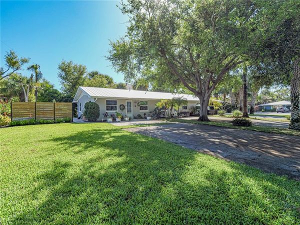 5008 Tradewinds Drive, Vero Beach, FL 32963