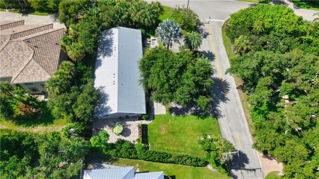 5008 Tradewinds Drive, Vero Beach, FL 32963 Photo