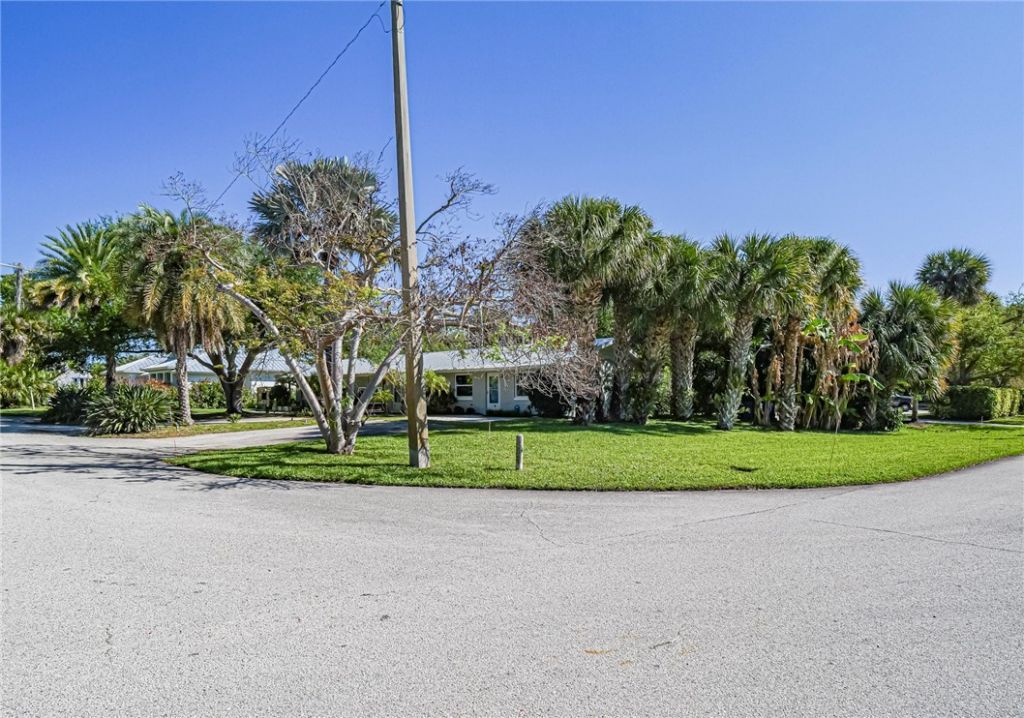 5008 Tradewinds Drive, Vero Beach, FL 32963 Photo