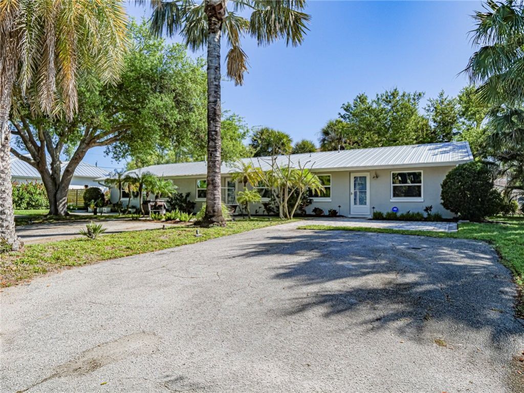 5008 Tradewinds Drive, Vero Beach, FL 32963 Photo