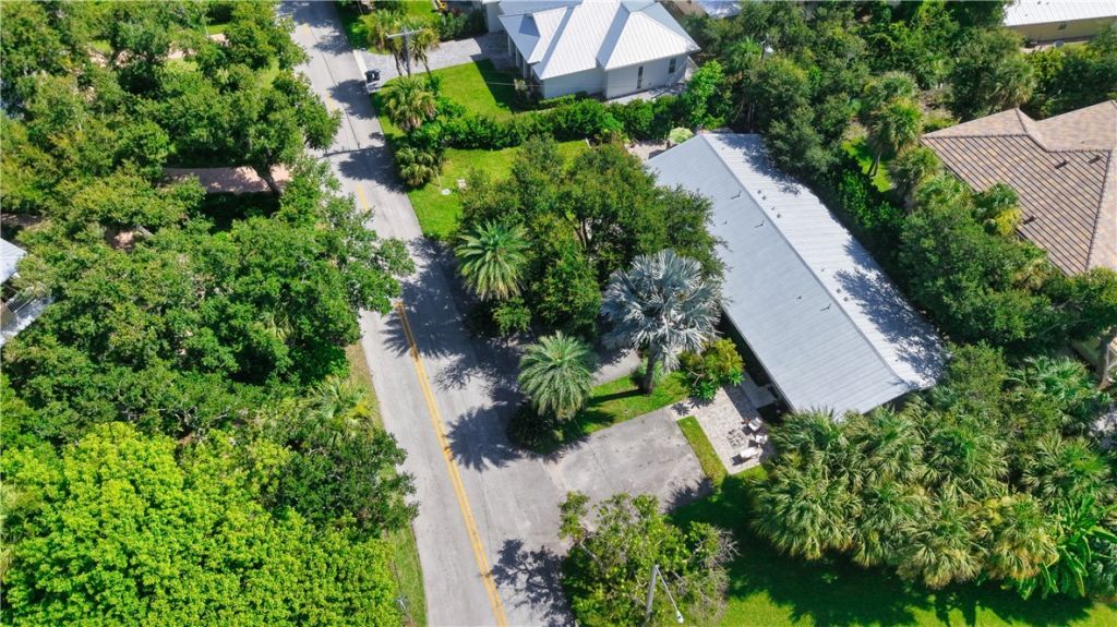 5008 Tradewinds Drive, Vero Beach, FL 32963 Photo