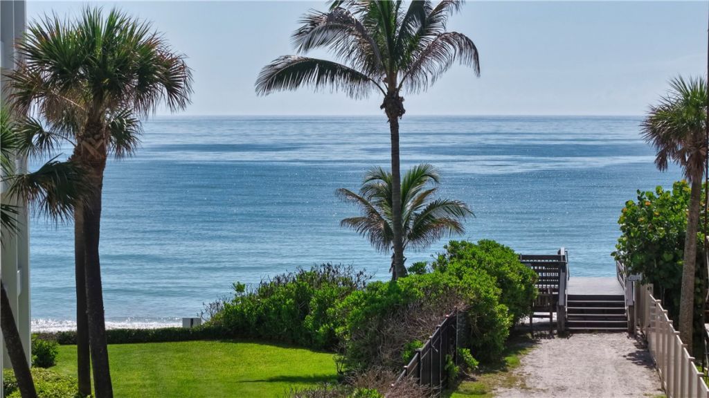 5008 Tradewinds Drive, Vero Beach, FL 32963 Photo